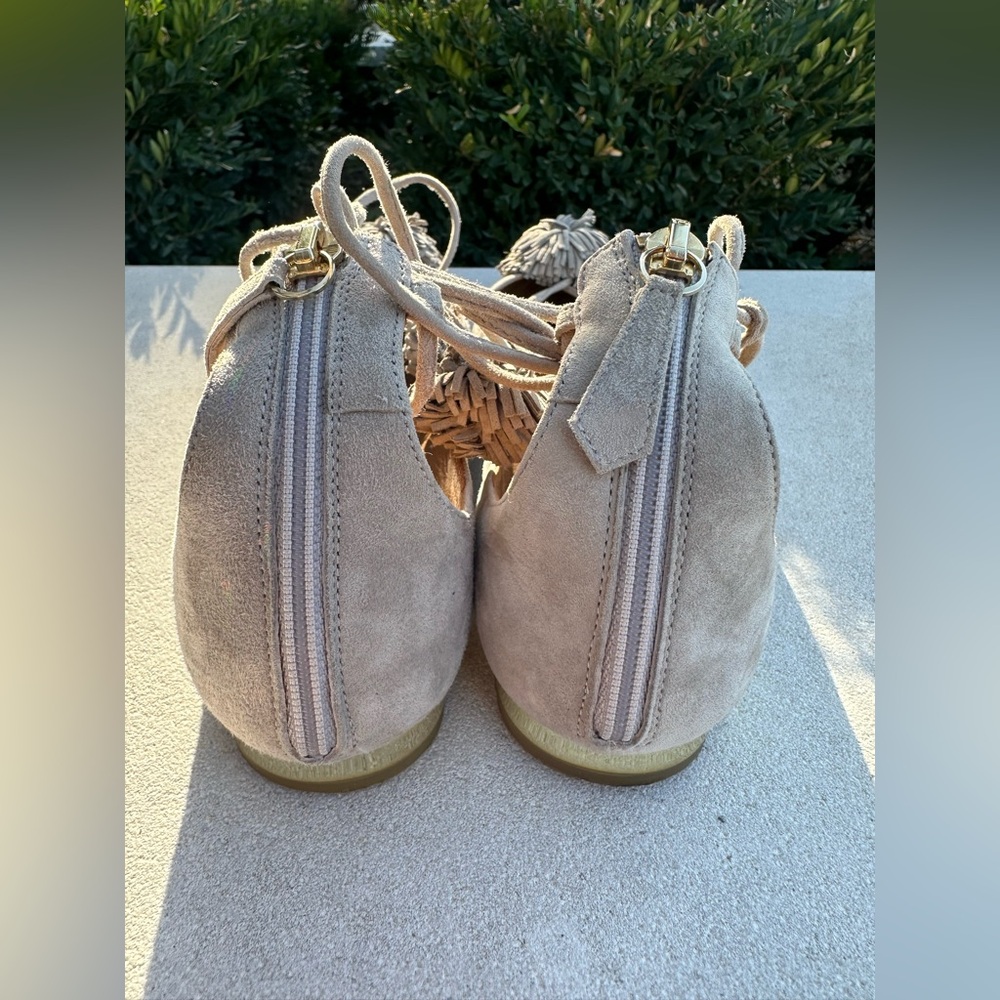 Aquazzura Gray Suede Sunshine Pom Pom Tie Up Summer Resort Wear Flats (Size 9) - Picture 6 of 9